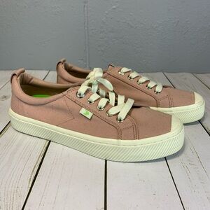 NWOT Cariuma Rose Canvas Oca Low Top Sneaker Women's Size 8